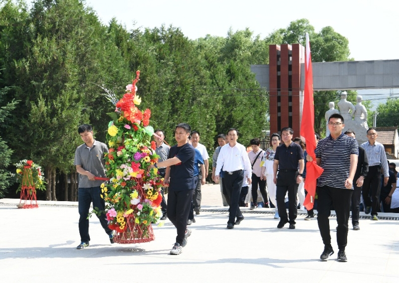 1623806804911068347.jpg 献花篮_副本_副本.jpg